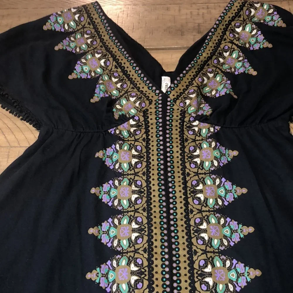 Boho Crochet 🧶 Trim VNeck Jade Colored Dress by Free People. Vacation ready!